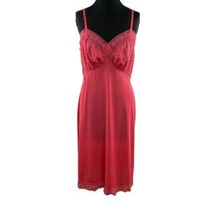VINTAGE Vanity Fair Pink Slip Dress Strap V-Neck Embroidered Floral Lace Size 38